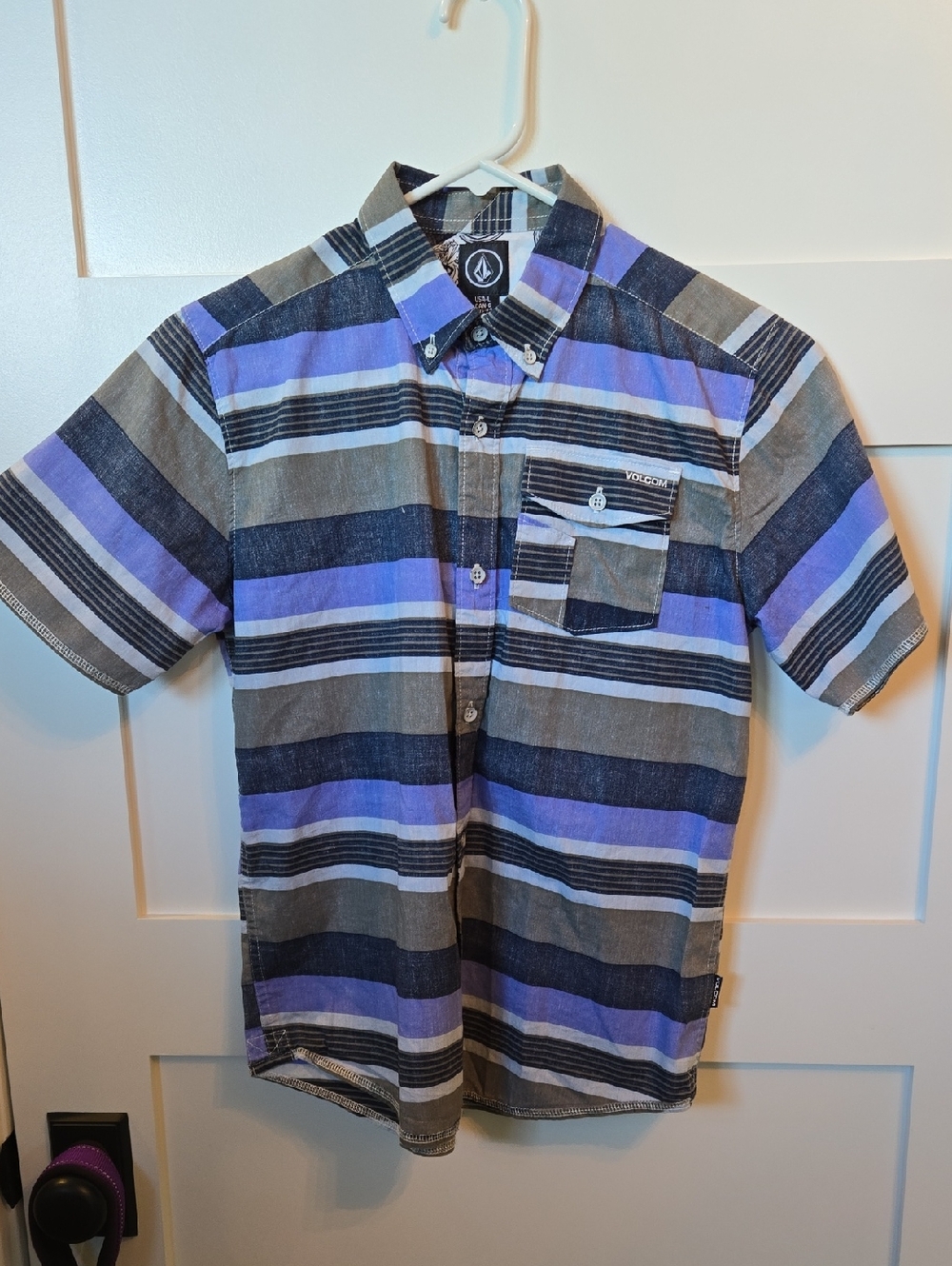 Volcom Big Boy's Short Sleeve Button-Down Shirt in Blue and Gray Stripes Large